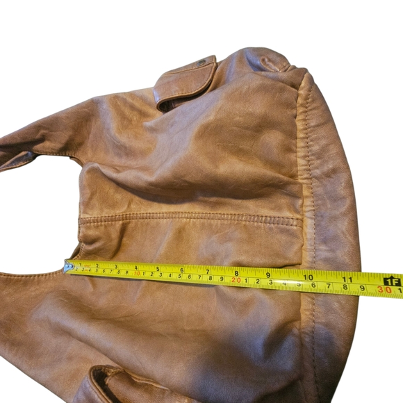 Elegant Tan Hobo Bag - Picture 13 of 15